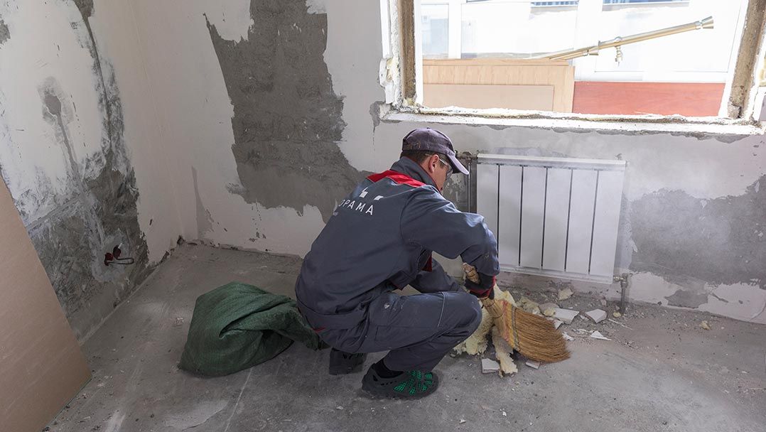 сбор мусора после демонтажа окна